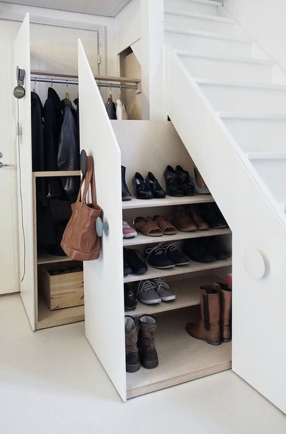 decoracion de huecos de escalera con madera